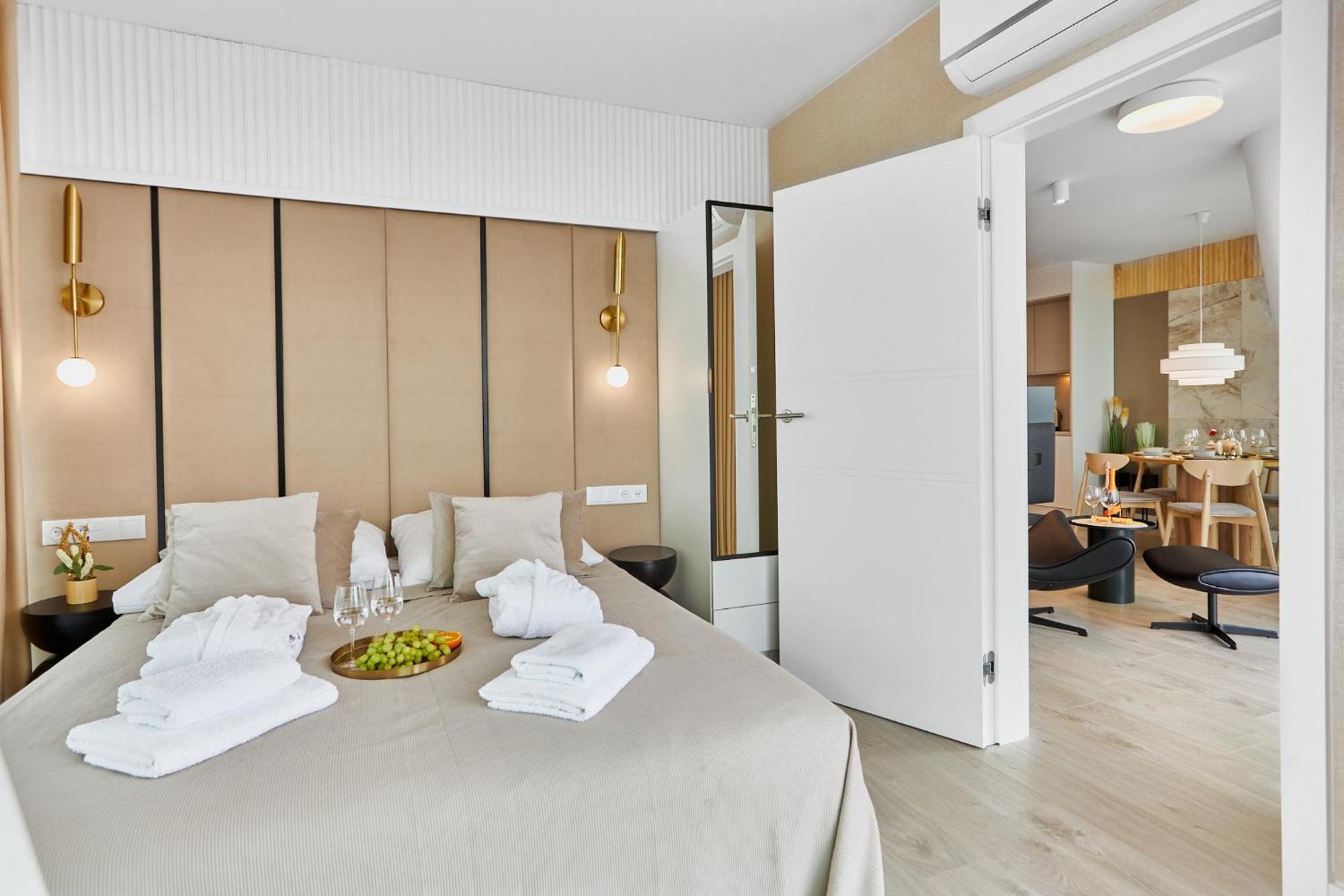 Wave Beachfront Family Apartment Miedzyzdroje Eksteriør bilde